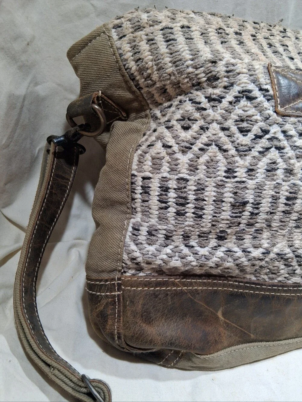 Myra Bag Croszbody - Picture 2 of 12